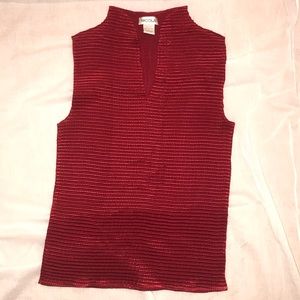 Sleeveless textured shirt